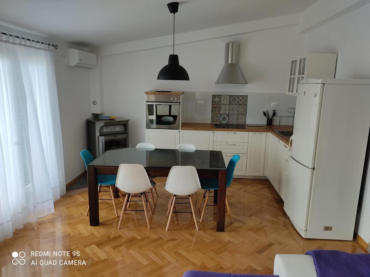 Apartmani Niko Podgora Exterior photo