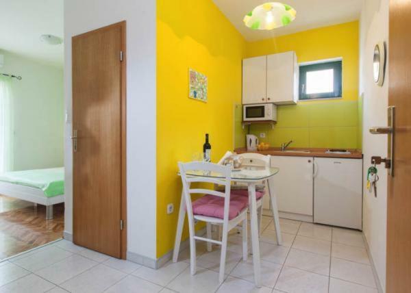 Apartmani Niko Podgora Exterior photo