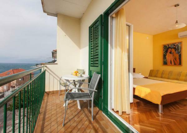 Apartmani Niko Podgora Exterior photo