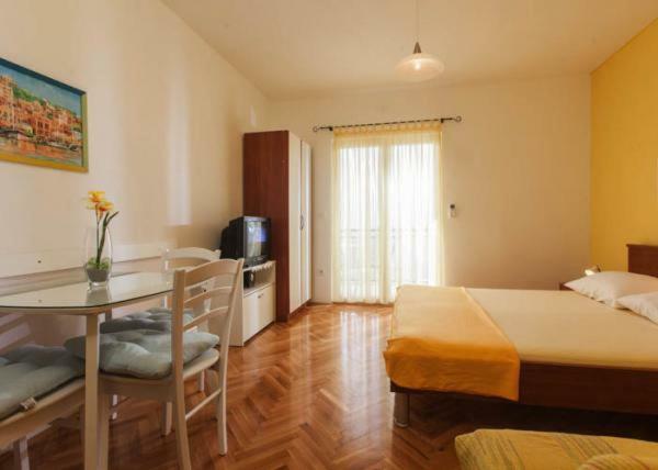 Apartmani Niko Podgora Exterior photo